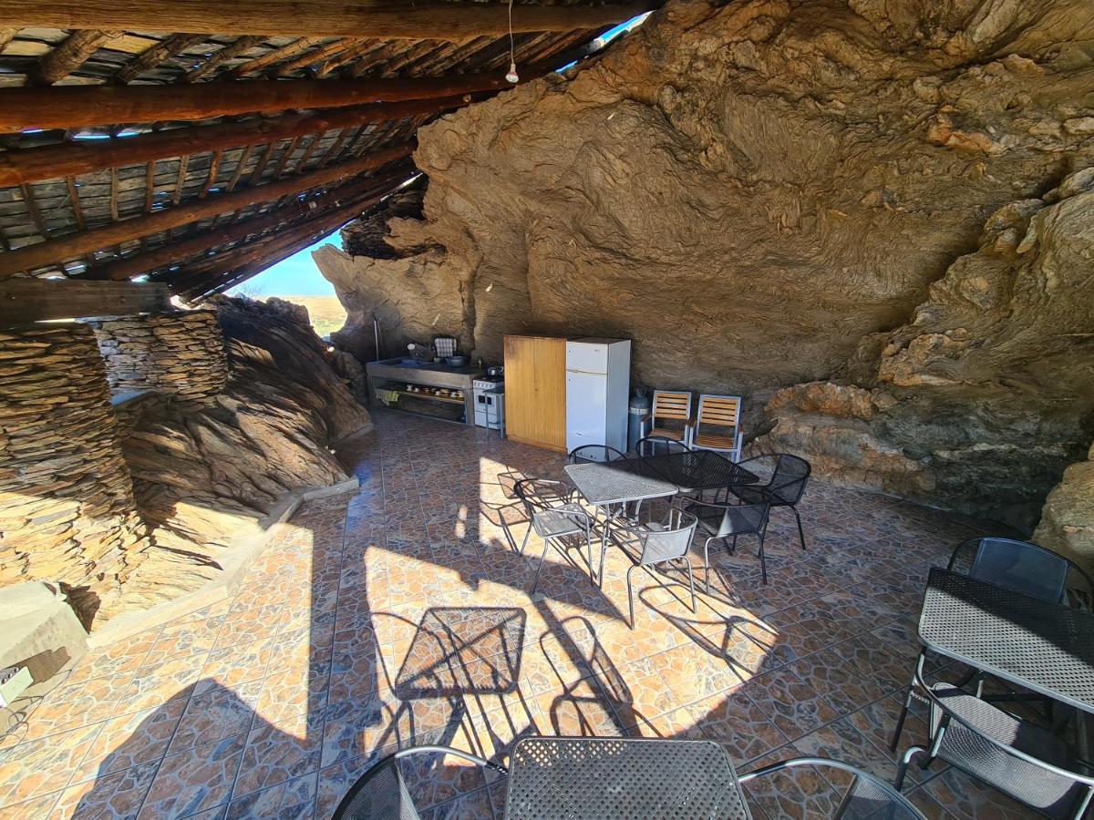 Rooiklip Camp Flintstone Apartamento Exterior foto