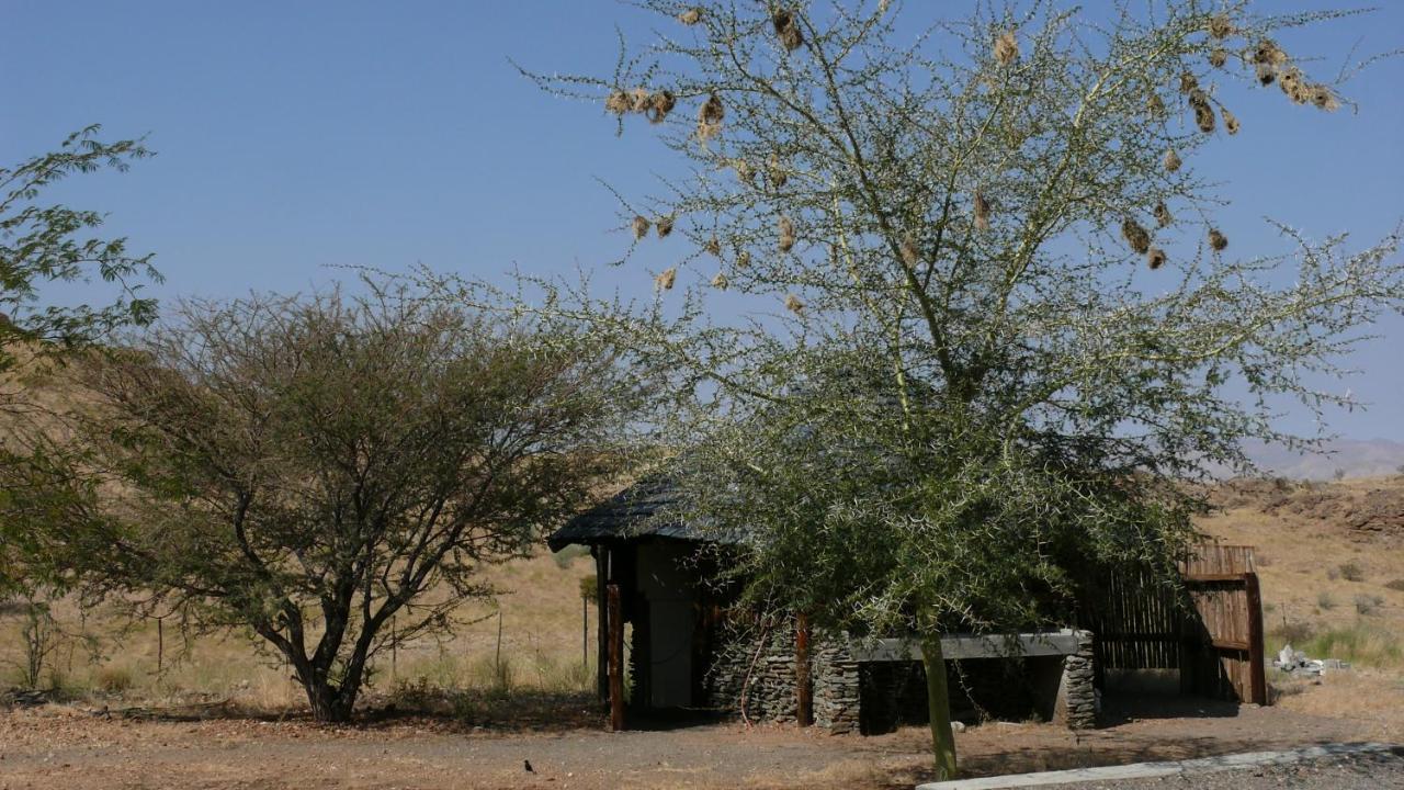 Rooiklip Camp Flintstone Apartamento Exterior foto